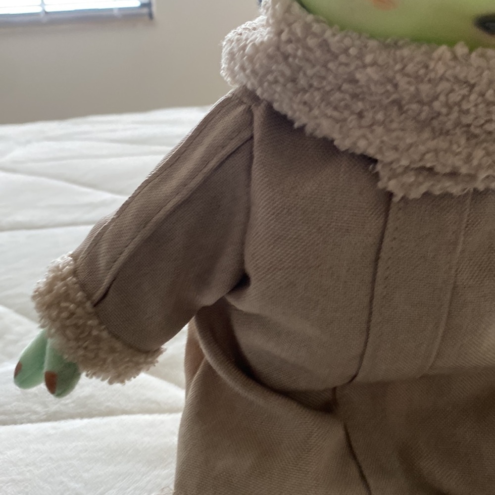 Mandalorian Baby Yoda Used - Picture 9 of 10